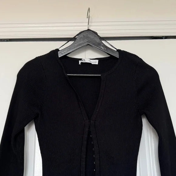 Zara Black Ribbed Cardigan - Picture 2 of 6